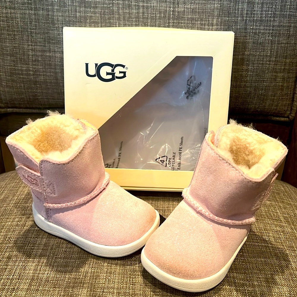 Excellent condition gently worn infants uggs